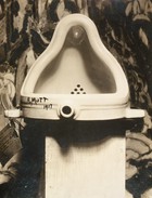 Pogled na spavaću sobu u pariškom hotelu krajem 1927.