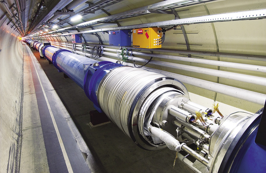 LHC tunel sa zakretnim dipolnim magnetima; prikazana je shema silnica i orijentacija magnetskog polja; u LHC-u 40.000 tona (!) materijala držano je na temperaturi od –271°C